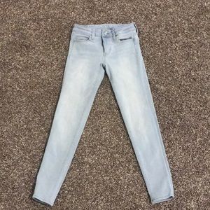 Low rise light skinny jeggings